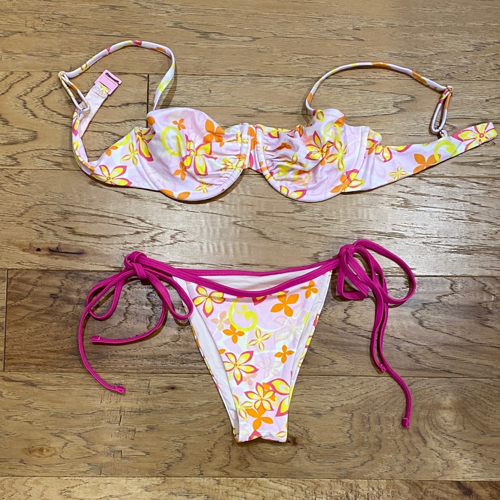 Blackbough Pink and Orange Floral Bikini set! Medium top/large bottom NWOT